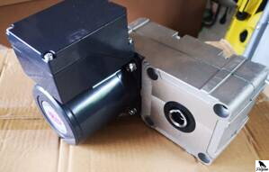 Motor z menjalnikom SG